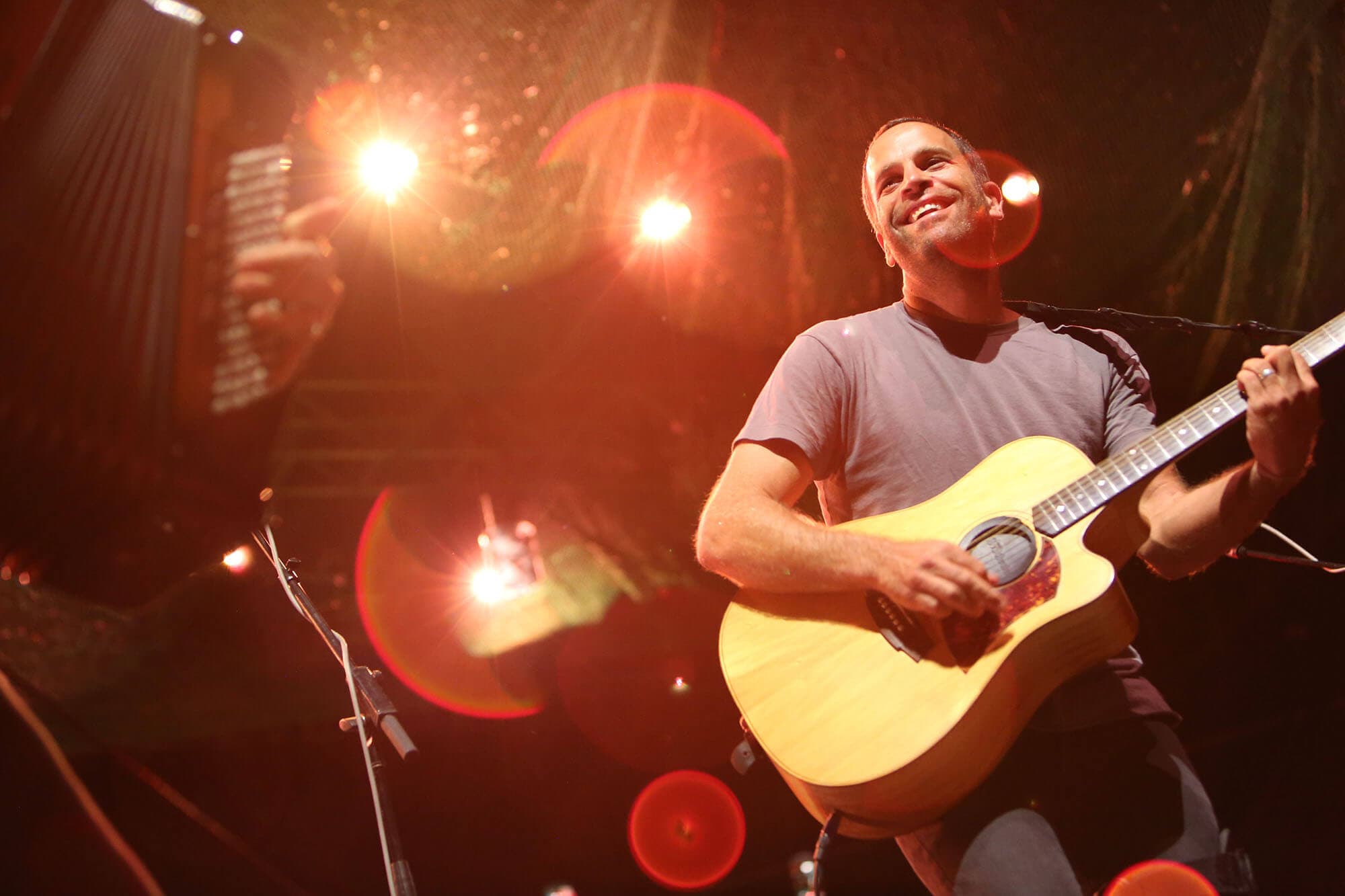 Jack Johnson performing live